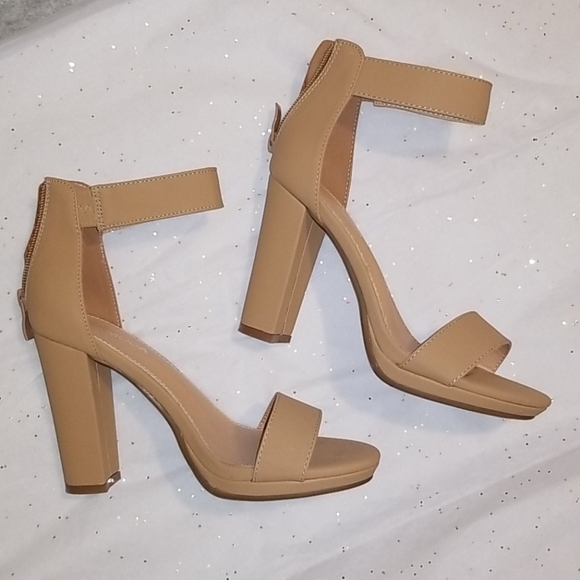 TOP Moda Shoes - Top Moda Open Toe Tan Heels Size 6